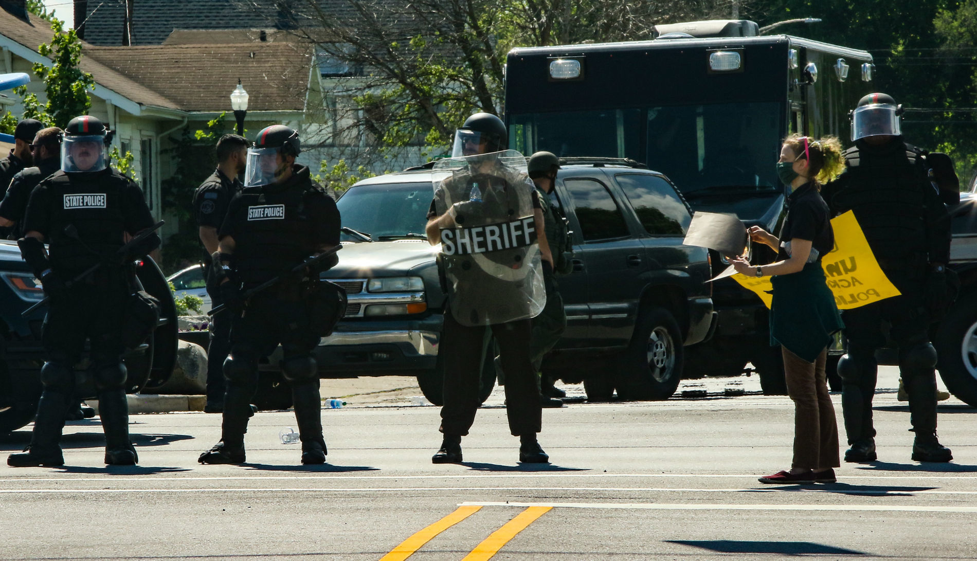 Police block protesters in Hammond